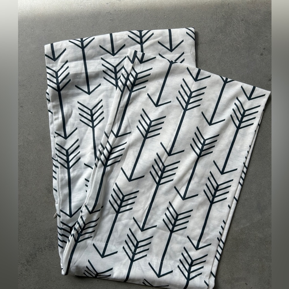 Travel Arrow Infinity Scarf